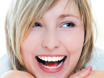 Διατηρήστε το λευκό στα δόντια σας και το καλοκαίρι